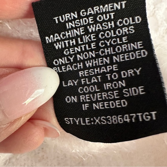 33 Degrees Cozy Coquette Snowflake Cardigan White Gold Glitter Button Medium - Picture 13 of 16